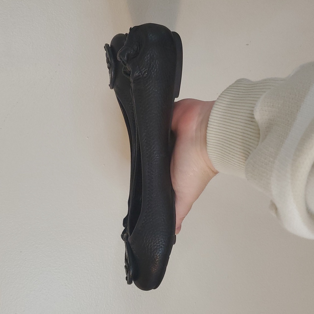 Tory Burch Black Leather Ballet Flats Size 8 Minimalist Preppy Office Attire - Picture 4 of 16